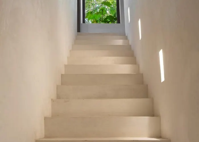 Stunning 4br, Concierge Service, Gated, Paddle Court *