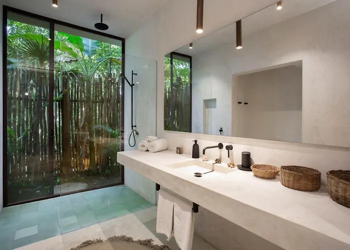 Stunning 4br, Concierge Service, Gated, Paddle Court Pousada