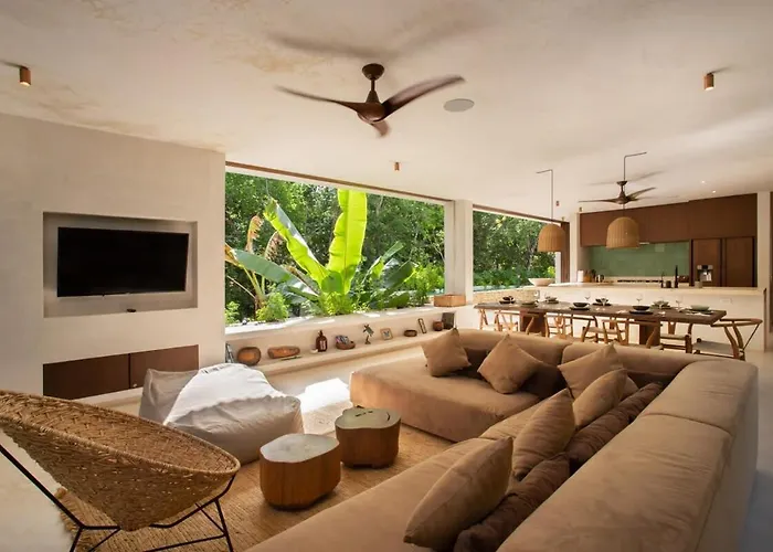 Stunning 4br, Concierge Service, Gated, Paddle Court *