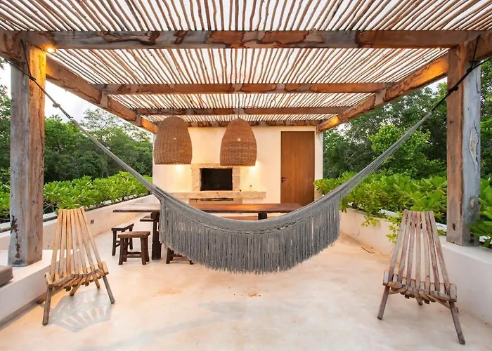 Stunning 4br, Concierge Service, Gated, Paddle Court Pousada